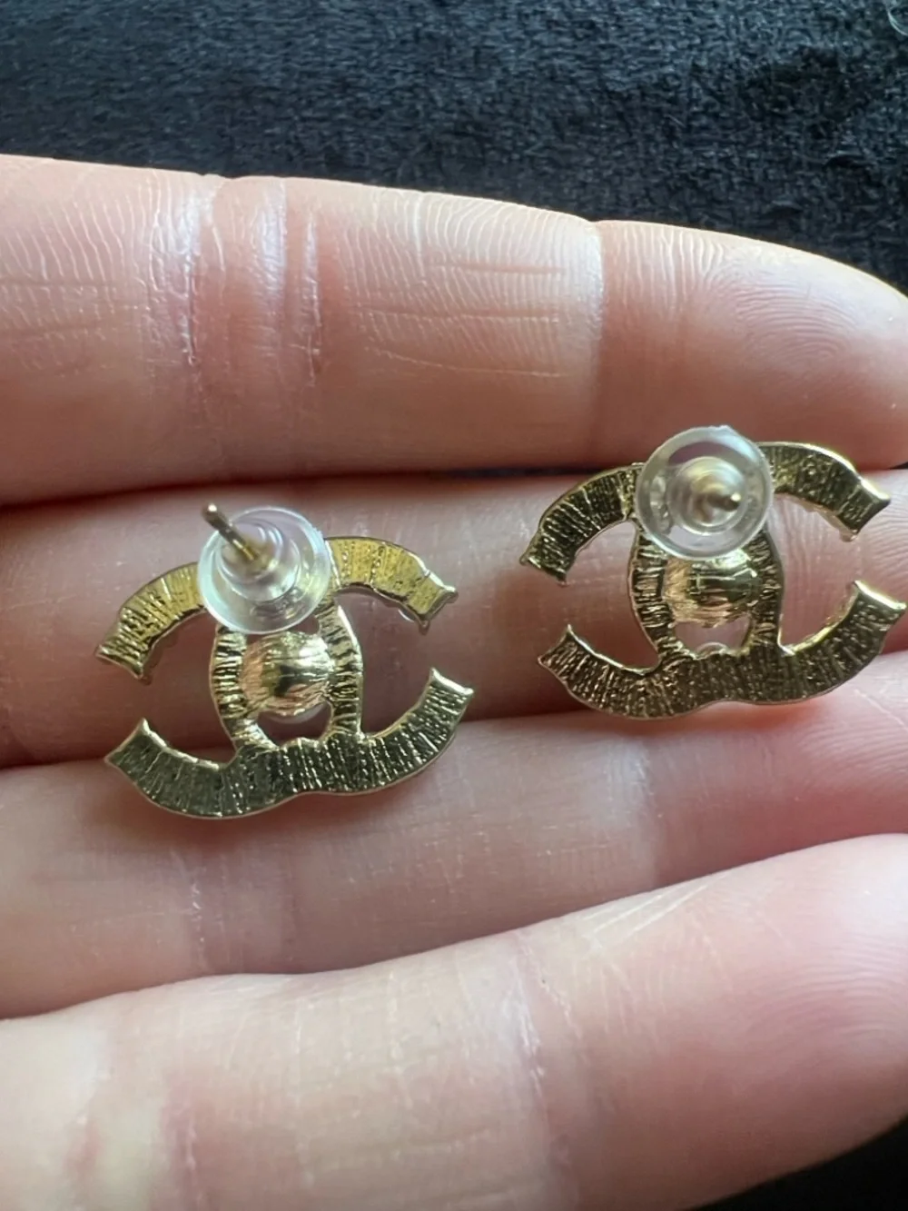 CHANEL Pearl & Crystal Earrings in Ivory and Gold - Picture 6 of 7